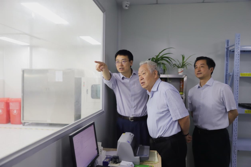 顾3.jpg